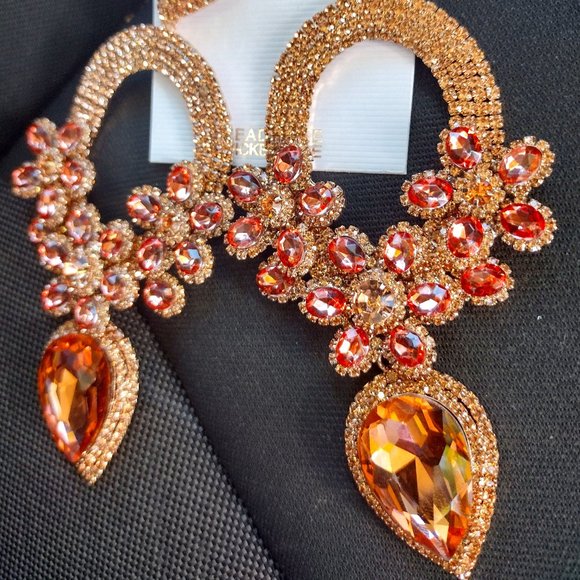 Earrings - Picture 1 of 2